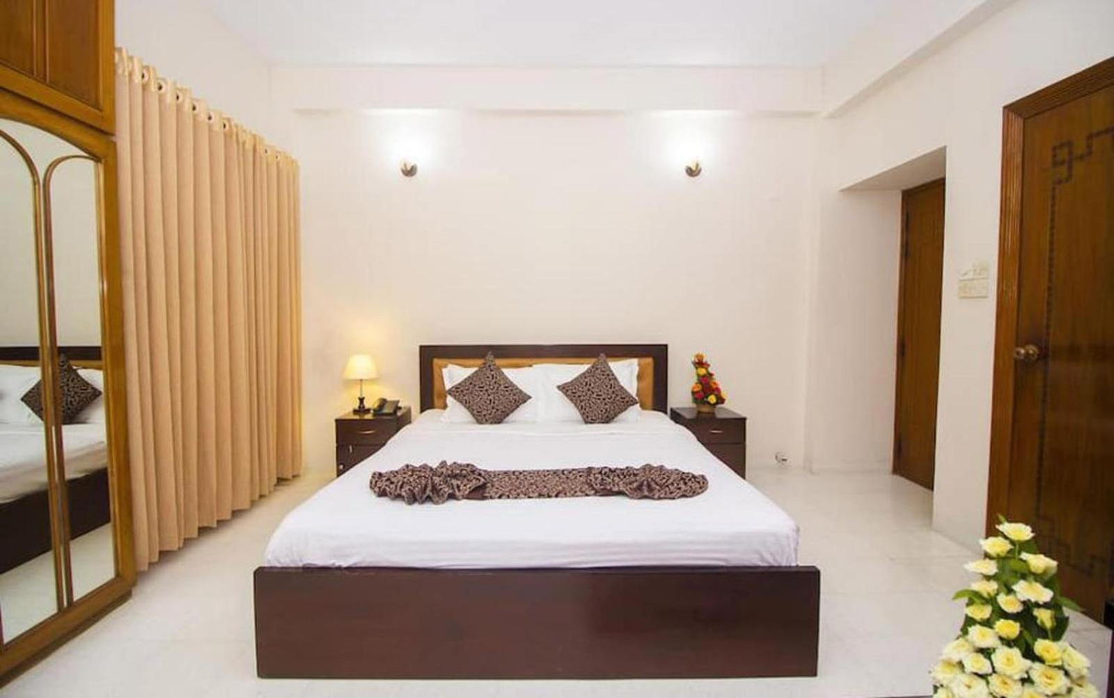 Hotel Suite Palace Baridhara Дакка Екстер'єр фото