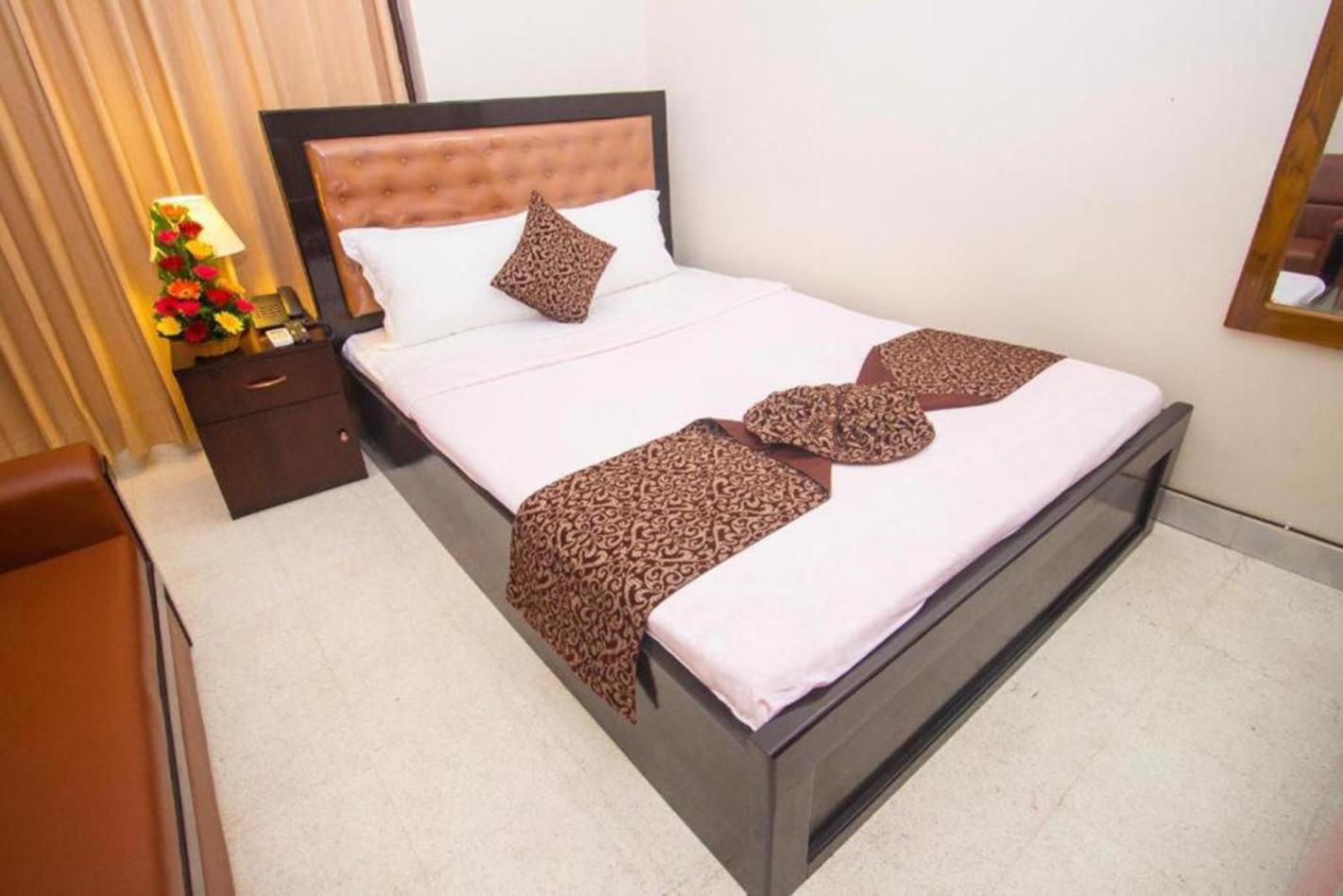 Hotel Suite Palace Baridhara Дакка Екстер'єр фото
