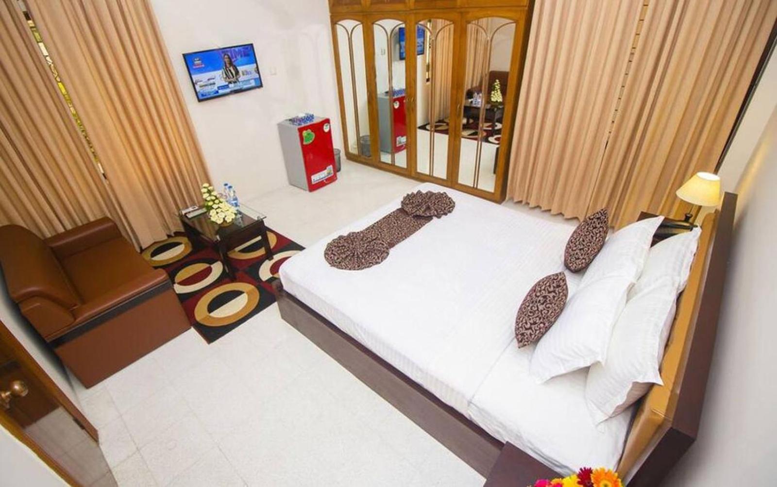 Hotel Suite Palace Baridhara Дакка Екстер'єр фото
